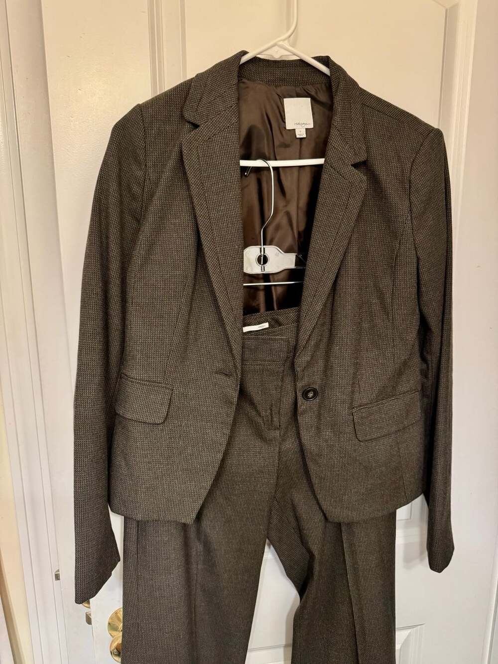 Halogen Taylor Fit Pantsuit Size 6 Brown Micro-Houndstooth
